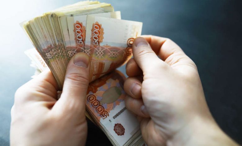 Фото - Минтруд предложил выплачивать компенсации сотрудникам ОПК в размере 262 тыс. рублей при переезде